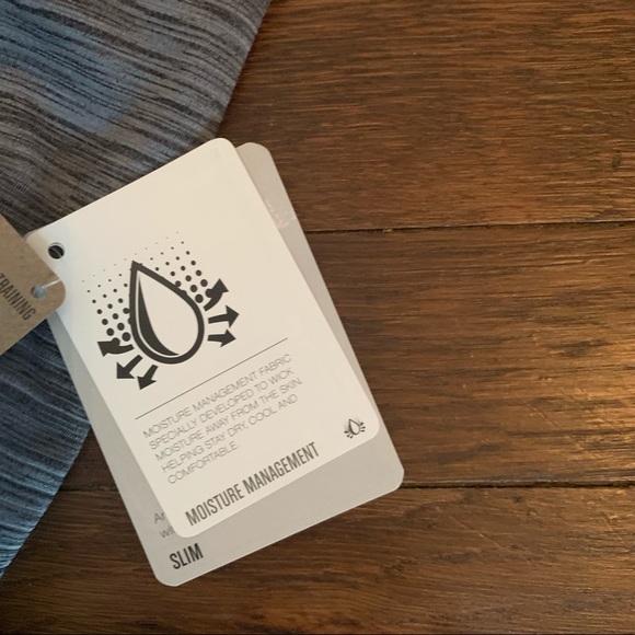 NWT Reebok long sleeve shirt - Picture 3 of 4